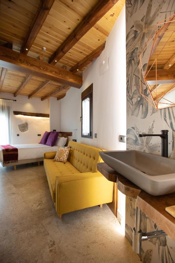 Hotel Poeta Jorge Manrique เซกูรา เดลา เซียร์รา ภายนอก รูปภาพ