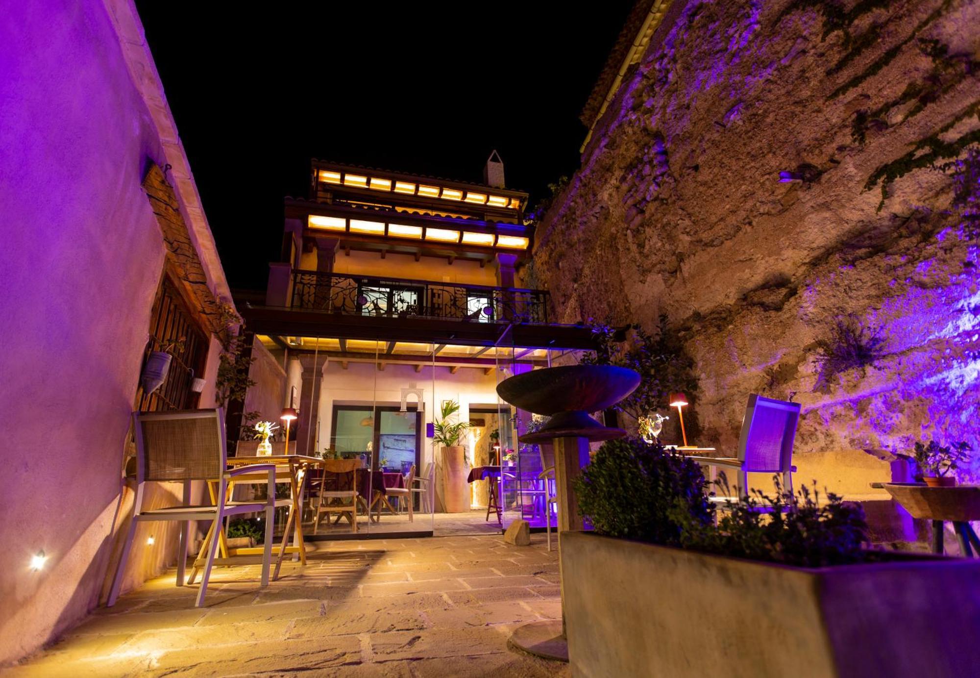 Hotel Poeta Jorge Manrique เซกูรา เดลา เซียร์รา ภายนอก รูปภาพ