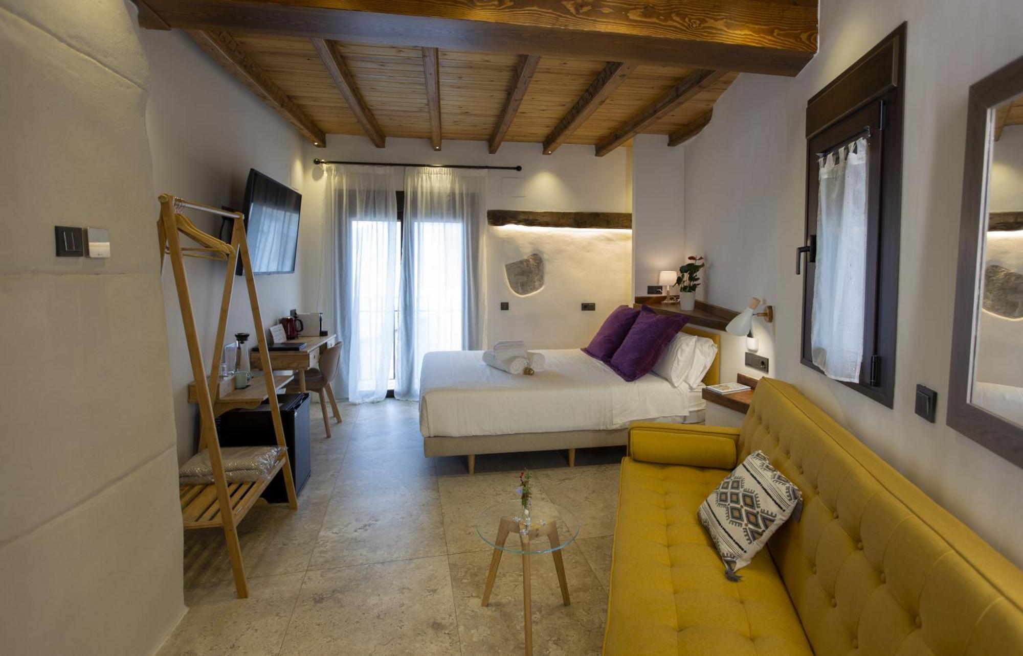 Hotel Poeta Jorge Manrique เซกูรา เดลา เซียร์รา ภายนอก รูปภาพ